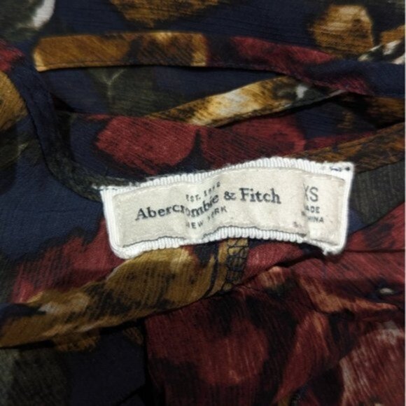Abercrombie & Fitch floral criss cross back layered tank top - Picture 4 of 4